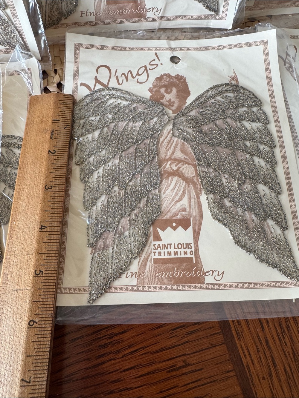 8X Vintage Angel Wings Embroidered 1996 St Louis Trimming NEW Craft Gold Black - Picture 5 of 6